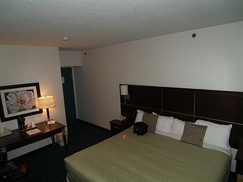 Niagara Plaza Hotel By Fairbridge Extérieur photo