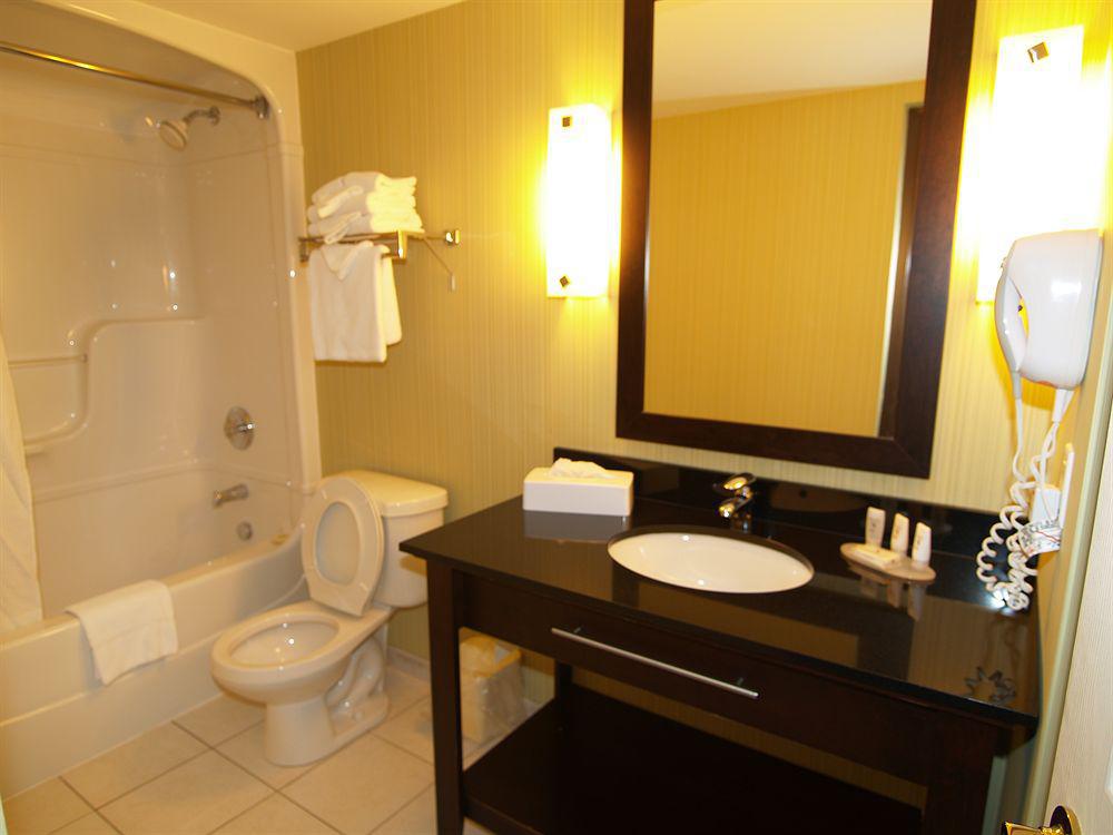 Niagara Plaza Hotel By Fairbridge Extérieur photo