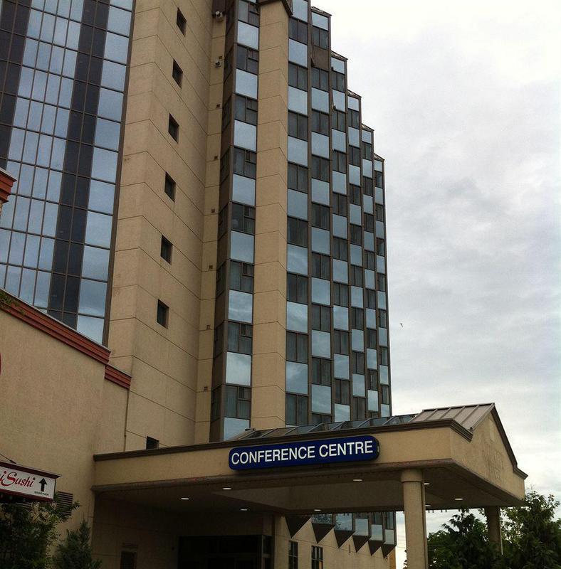 Niagara Plaza Hotel By Fairbridge Extérieur photo